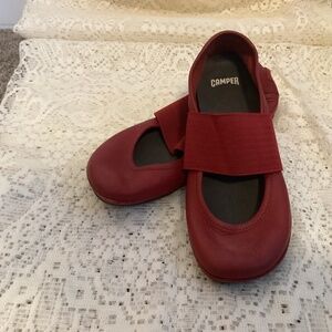 Camper Girls red flats in size 35